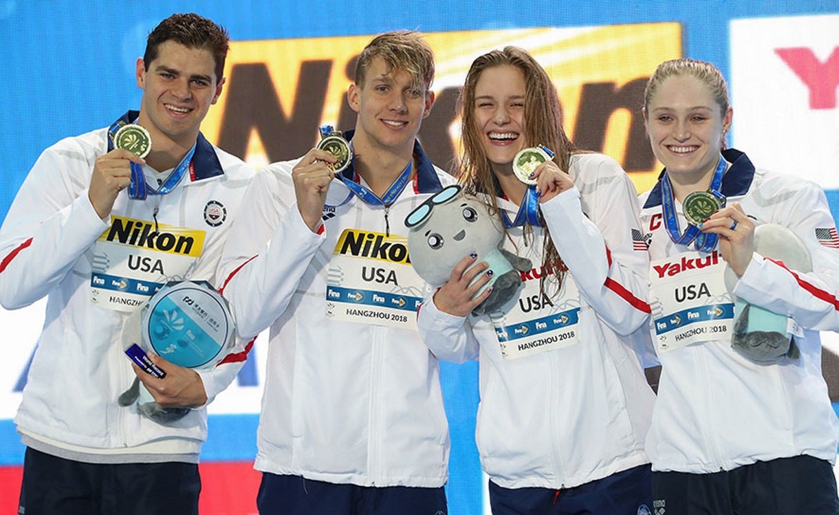 Americans Race to Six Medals, Two Gold at FINA World Championships (25m)